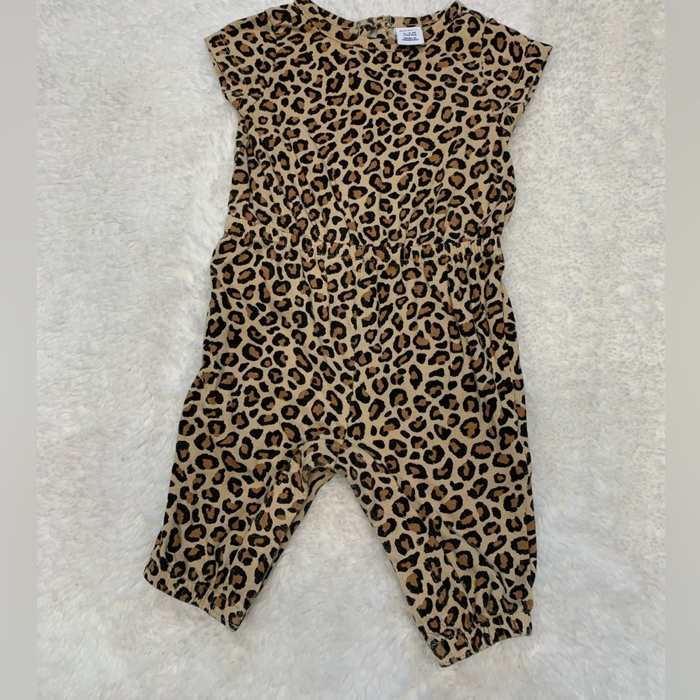 OLD NAVY CHEETAH PRINT BABY ONESIE